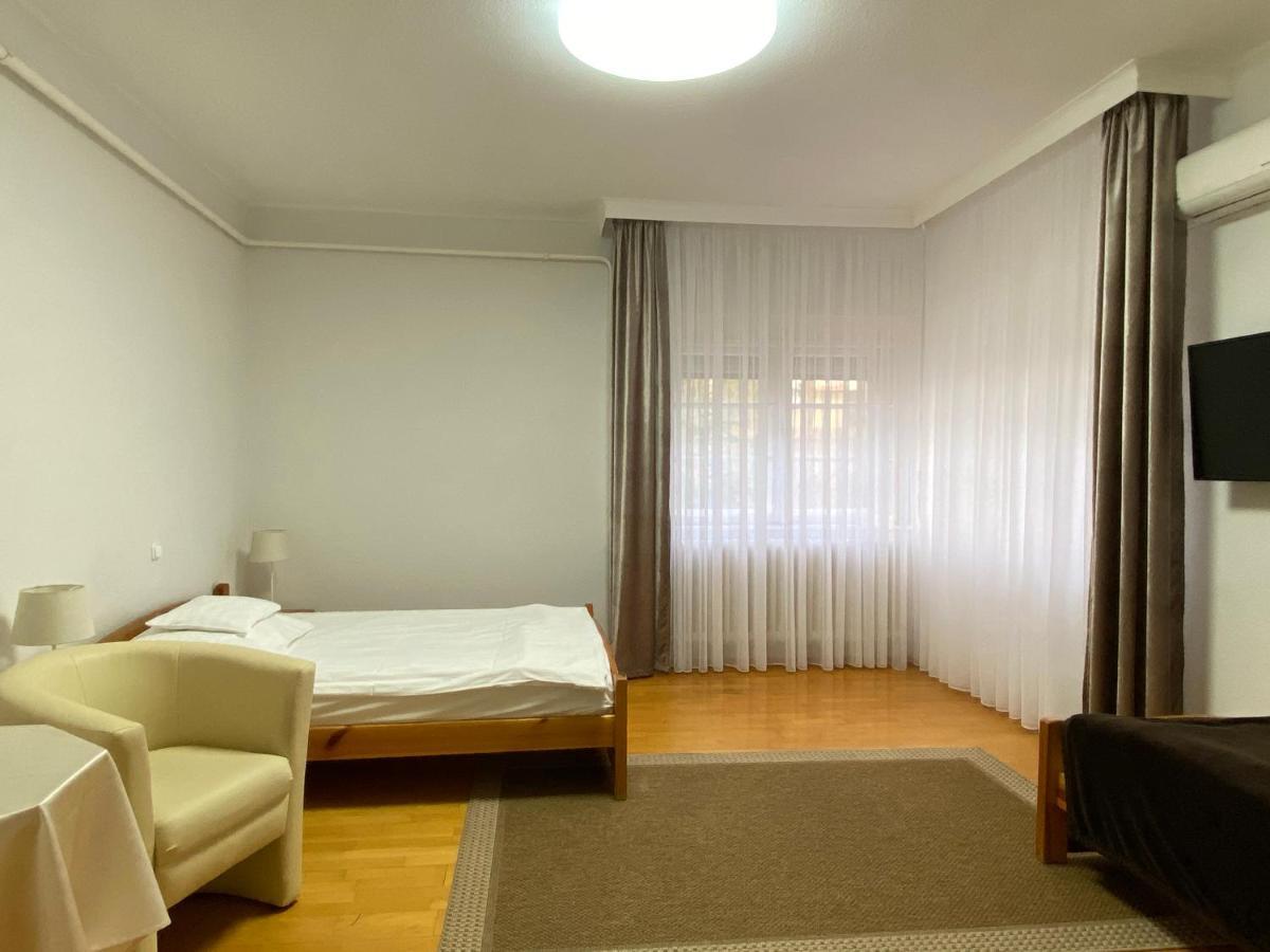 Part Cafe Residence Dunakeszi Ngoại thất bức ảnh