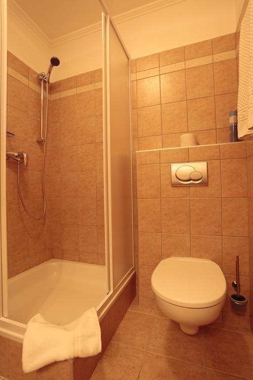 Part Cafe Residence Dunakeszi Phòng bức ảnh